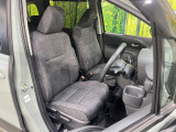 運転席シート廻りは使用感も少なく、良好な状態となっています。前オーナー様が丁寧に使っていたことがよくわかりますね。