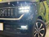 【シーケンシャルターンランプ付きLEDヘッドライト】人気の『流れるウィンカー』付きのLEDヘッドライトを装備♪高級感はもちろん、点灯時は存在感たっぷりで他車からも認識されやすく安心です。