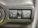【両側パワースライドドア】スマートキーや運転席のスイッチで後席両側スライドドアの開閉が可能♪電動だから力を入れてドアを開ける必要が無く、小さなお子様でも簡単に開け閉めでき快適です♪