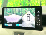 【マルチビューカメラシステム】専用のカメラにより、上から見下ろしたような視点で360度クルマの周囲を確認することができます☆死角部分も確認しやすく、狭い場所での切り返しや駐車もスムーズに行えます。