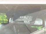 【トヨタセーフティセンス】走行中に前方の車両等を認識し、衝突しそうな時は警報とブレーキで衝突回避と被害軽減をアシスト。より安全にドライブをお楽しみいただけます。