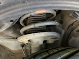お車を安心してお乗りいただく為には、足回りの定期点検が欠かせません。サービスサポート(有償保証)では無料点検もご提供しており、安心のカーライフをお過ごしいただけるサポート体制が整っています。