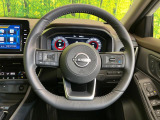 【純正革巻きステアリング】上質な革を使用することで、手にしっかり馴染みとても運転しやすいハンドルです♪