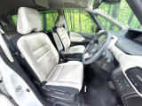 運転席シート廻りは使用感も少なく、良好な状態となっています。丁寧に使われていたことがよくわかりますね。