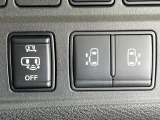 【両側パワースライドドア】スマートキーや運転席のスイッチで後席両側スライドドアの開閉が可能♪電動だから力を入れてドアを開ける必要が無く、小さなお子様でも簡単に開け閉めでき快適です♪