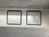【パワーバックドア】スマートキーや運転席のボタンを押すだけでリアゲートが自動で開閉します!荷物を持っている時や、高い位置にあるバックドアを閉める際に便利な機能です♪