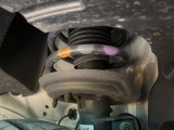 お車を安心してお乗りいただく為には、足回りの定期点検が欠かせません。サービスサポート(有償保証)では無料点検もご提供しており、安心のカーライフをお過ごしいただけるサポート体制が整っています。