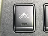 【エマージェンシーブレーキ】走行中に前方の車両等を認識し、衝突しそうな時は警報とブレーキで衝突回避と被害軽減をアシスト。より安全にドライブをお楽しみいただけます。