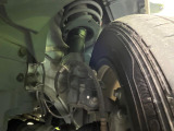 お車を安心してお乗りいただく為には、足回りの定期点検が欠かせません。サービスサポート(有償保証)では無料点検もご提供しており、安心のカーライフをお過ごしいただけるサポート体制が整っています。