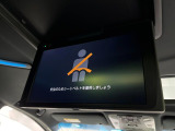 【12.8型フリップダウン】大画面モニターで後席でもエンタメをお楽しみいただけます。家族や友人とお出かけする機会が多い方に大人気です♪