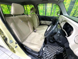 運転席シート廻りは使用感も少なく、良好な状態となっています。丁寧に使われていたことがよくわかりますね。