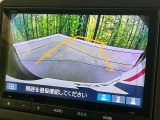 【バックカメラ】駐車時に後方がリアルタイム映像で確認できます。大型商業施設や立体駐車場での駐車時や、夜間のバック時に大活躍!運転スキルに関わらず、今や必須となった装備のひとつです!