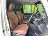 運転席シート廻りは使用感も少なく、良好な状態となっています。丁寧に使われていたことがよくわかりますね。