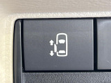 【パワースライドドア】スマートキーや運転席のスイッチでスライドドアの開閉が可能♪電動だから力を入れてドアを開ける必要が無く、小さいお子様でも、重い荷物を持っている時もラクに開け閉めできます♪