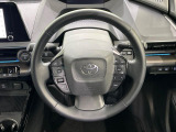 インテリアに合わせたデザインのステアリングは、運転される方のことも考え、運転しやすい形状、大きさです。是非一度、実際に触ってお確かめください。