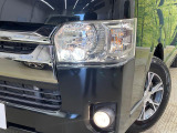 【LEDヘッドライト】悪天候や夜間走行時も良好な視界を確保し安心して運転できる高輝度LEDヘッドライトを装備!点灯速度が早く、消費電力も抑えられています。