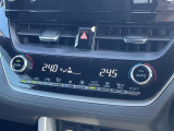 【 左右分離型フルオートエアコン 】運転席と助手席でそれぞれお好みの温度設定が可能で全席にも適切な空調をお届け致します!//