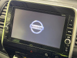 【メーカー純正9型ナビ】インテリアに溶け込むスタイリッシュな「専用設計」メーカーナビを装備♪視認性や操作性など基本性能にも優れ、より上質なカーライフをお楽しみいただけます。