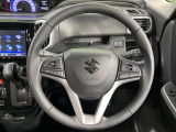 【純正革巻きステアリング】上質な革を使用することで、手にしっかり馴染みとても運転しやすいハンドルです♪
