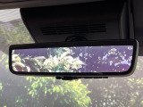 【デジタルインナーミラー】後席の大きな荷物や同乗者で後方が確認しづらい時でも安心!カメラが撮影した車両後方の映像をルームミラー内に表示。クリアな視界で状況の確認が可能です!