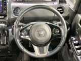 【ステアリングスイッチ】運転中、前方から目線をそらすことなく、オーディオ等の操作が可能な便利機能!安心&快適なドライブを演出してくれます♪