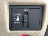 【パワースライドドア】スマートキーや運転席のスイッチでスライドドアの開閉が可能♪電動だから力を入れてドアを開ける必要が無く、小さいお子様でも、重い荷物を持っている時もラクに開け閉めできます♪