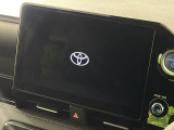【メーカー純正10型ナビ】インテリアに溶け込むスタイリッシュな「専用設計」メーカーナビを装備♪視認性や操作性など基本性能にも優れ、より上質なカーライフをお楽しみいただけます。