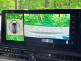 【アラウンドビューモニター】専用のカメラにより、上から見下ろしたような視点で360度クルマの周囲を確認することができます☆死角部分も確認しやすく、狭い場所での切り返しや駐車もスムーズに行えます。
