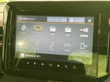 ディスクやラジオ、Bluetooth、USBなどのメニューが一覧で表示され、使いたい音源を選びやすい画面です。普段の利用スタイルに合わせて、車内での時間を楽しめます。