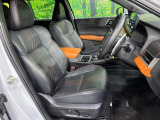 【運転席メモリー機能付きパワーシート】ドライバーごとに設定したシート位置を記憶して、ボタン一つで切り替えできる便利な機能!運転する方が複数名いらっしゃるご家庭におすすめです♪