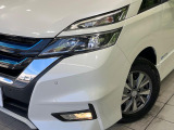 【LEDヘッドライト】悪天候や夜間走行時も良好な視界を確保し安心して運転できる高輝度LEDヘッドライトを装備!点灯速度が早く、消費電力も抑えられています。
