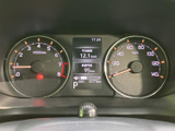 視認性の高いメーター類で、走行状況を的確に把握できます。運転に必要な情報を一目で確認できるので安心です。