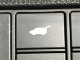 【パワーバックドア】スマートキーや運転席のボタンを押すだけでリアゲートが自動で開閉します!荷物を持っている時や、高い位置にあるバックドアを閉める際に便利な機能です♪