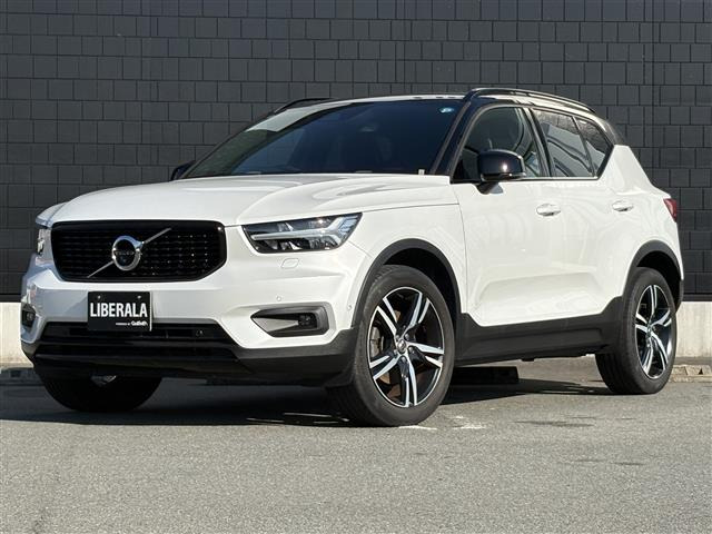 XC40 T4 AWD Rデザイン 4WD 4WD サンルーフ