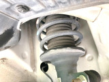 お車を安心してお乗りいただく為には、足回りの定期点検が欠かせません。サービスサポート(有償保証)では無料点検もご提供しており、安心のカーライフをお過ごしいただけるサポート体制が整っています。
