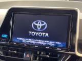 【大画面純正ナビ】人気の大型9インチナビを装備。存在感のある大画面はインパクト大!ナビ利用時のマップ表示は見やすく、テレビやDVDは臨場感がアップ!いつものドライブがグッと楽しくなります♪
