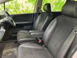 運転しやすい操作性と、見やすいメーター類が特徴。快適な運転をサポートします。長時間の運転でも疲れにくい工夫が凝らされています。