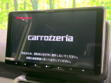 【大画面ナビ】人気の大型9インチナビを装備。存在感のある大画面はインパクト大!ナビ利用時のマップ表示は見やすく、テレビやDVDは臨場感がアップ!いつものドライブがグッと楽しくなります♪