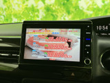 テレビ番組を画面で視聴できる装備を備えています。お出かけ先で停車してひと息つく時など、車内で映像を楽しみたい場面に活用できるのがうれしいポイントです。