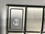 【パワースライドドア】スマートキーや運転席のスイッチでスライドドアの開閉が可能♪電動だから力を入れてドアを開ける必要が無く、小さいお子様でも、重い荷物を持っている時もラクに開け閉めできます♪