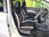 運転席シート廻りは使用感も少なく、良好な状態となっています。前オーナー様が丁寧に使っていたことがよくわかりますね。