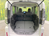 普段のお買い物や通勤、送迎等に十分な荷室スペースを確保しております。セカンドシートを倒すと、大きな荷物の積載も可能です♪