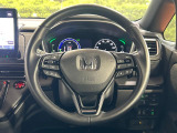 【純正革巻きステアリング】上質な革を使用することで、手にしっかり馴染みとても運転しやすいハンドルです♪