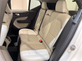 XC40 B4 AWD インスクリプション 4WD 4WD 本革シート