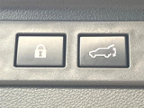 【パワーバックドア】スマートキーや運転席のボタンを押すだけでリアゲートが自動で開閉します!荷物を持っている時や、高い位置にあるバックドアを閉める際に便利な機能です♪