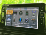 テレビやラジオ、USB、Bluetoothなど複数の音源メニューを画面で確認できます。使いたい機能を選びやすく、普段の移動中もお好みの音楽や音声を楽しむのに役立ちます。