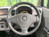 インテリアに合わせたデザインのステアリングは、運転される方のことも考え、運転しやすい形状、大きさです。是非一度、実際に触ってお確かめください。