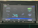 オーディオの選択画面には、FM・AMやUSB、Bluetooth Audioなど複数の入力項目が並びます。使いたい音源を画面から選びやすく、日常の移動中も好みに合わせて活用できます。
