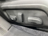 【パワーシート】スイッチ一つで簡単にシートの微調整が可能!電動だから力もいりません!快適なシートポジションにセットして、快適なドライブをお楽しみください。