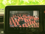 停車中にテレビ映像を視聴でき、待ち時間を過ごす際にも活用できます。画面に映像が表示されるので、休憩中などに車内で番組を楽しみたい方に便利な装備です。